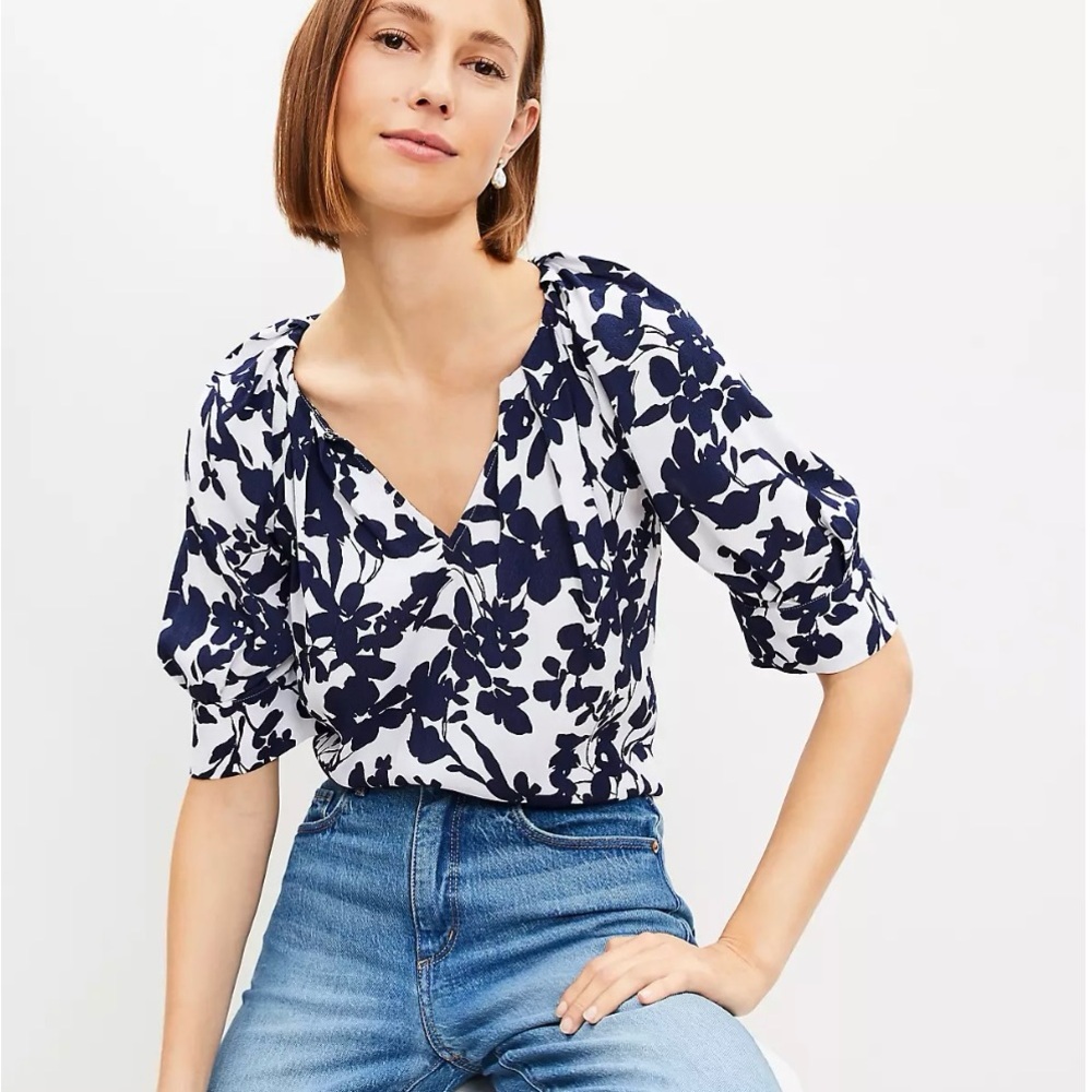 LOFT Floral Navy and White Women's Petite Top NWT